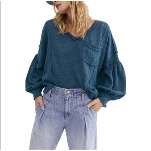 WE THE FREE Blue Lagoon Puff Sleeve Sweater Top - Picture 2 of 8